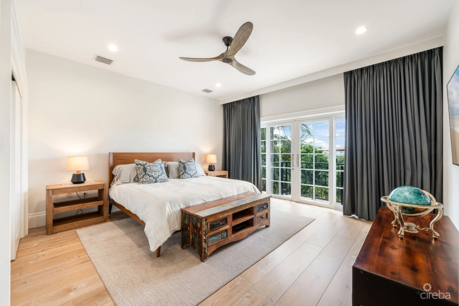 4 Bed Canal Front Villa - Vista Del Mar