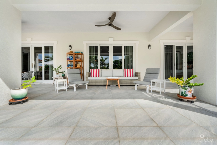 4 Bed Canal Front Villa - Vista Del Mar