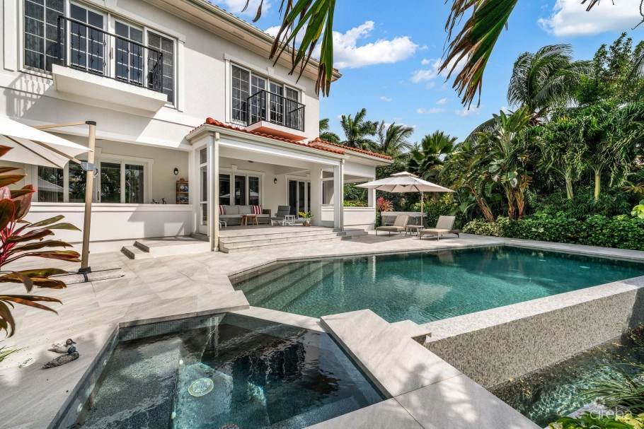 4 Bed Canal Front Villa - Vista Del Mar