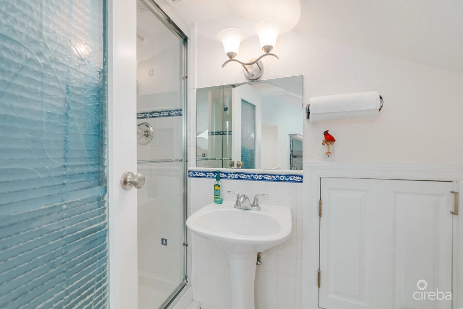 The Moorings, Stunning Canal Front Townhome, 3 Bed 3.5 Bathroom With Gorgeous Views Of The Canal