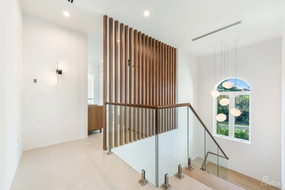 Vista Del Mar | A Reimagined Waterfront Estate