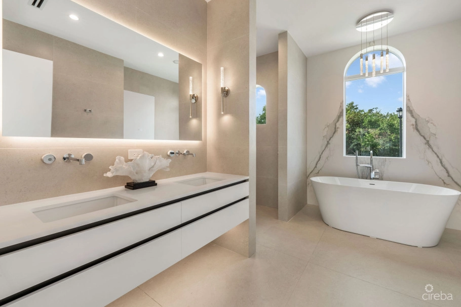 Vista Del Mar | A Reimagined Waterfront Estate