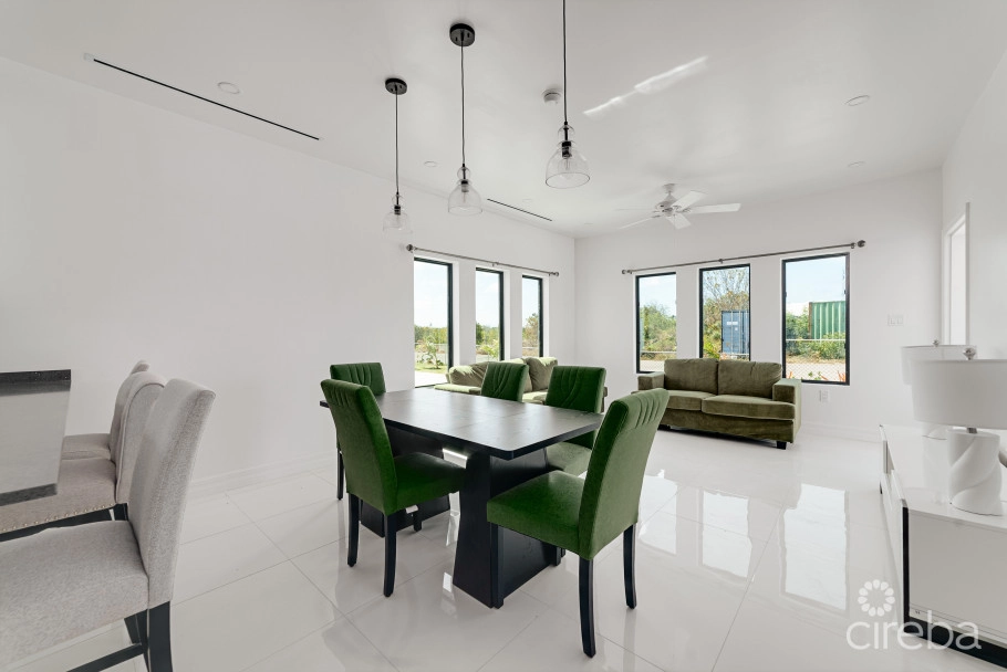 Brand New 3-bedroom Home In Hyre View