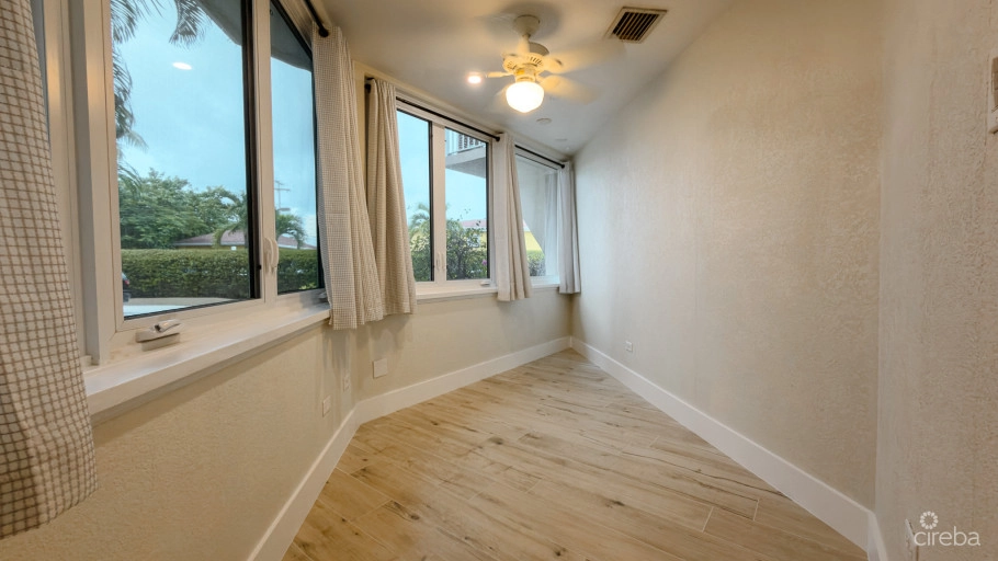Poinsettia Condo Seven Mile Beach