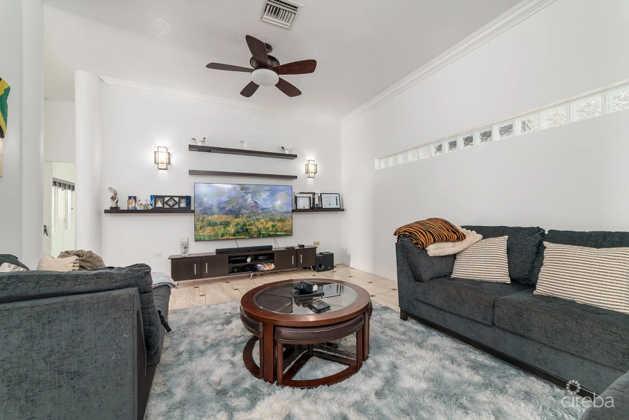 3 Bed Midway Close Family Home