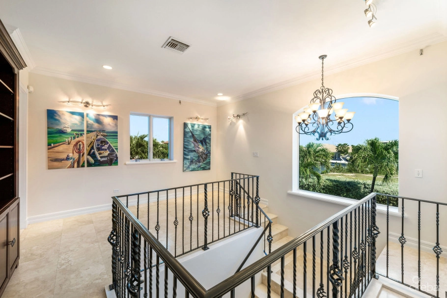 61 Hoya Quay Crystal Harbour