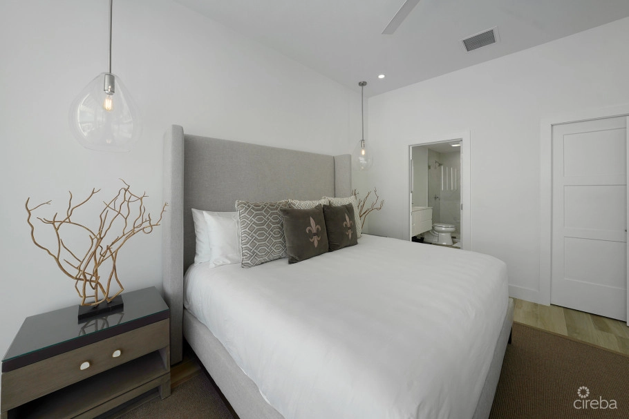 Sunset Point - Signature Penthouse With Vendor Financing!