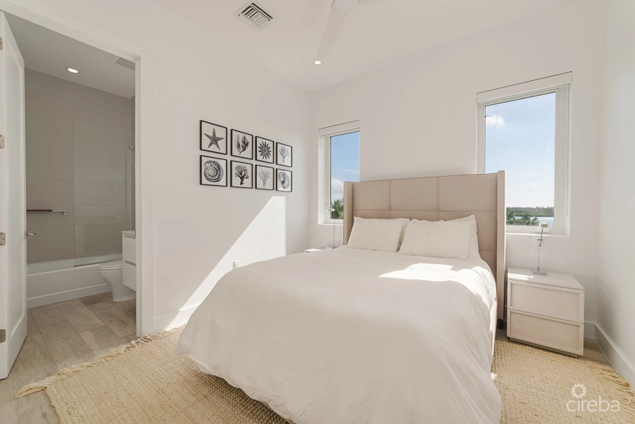 Aura #401 Penthouse - South Sound