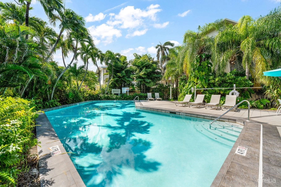 Beachfront Bliss At Cayman Club | Seven Mile Beach