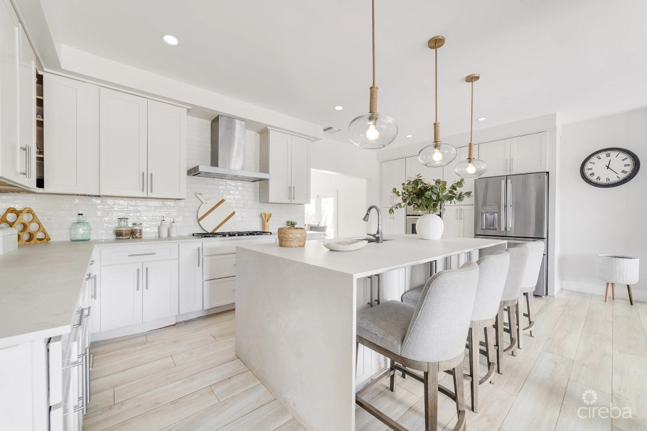 Elevated, 6-bedroom  Single Family Home On A Massive Parcel