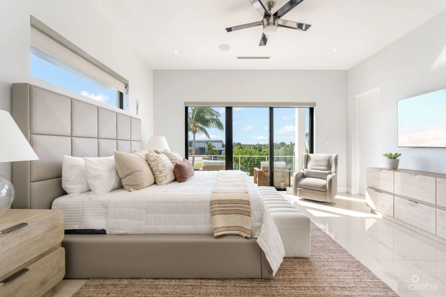 Daum Quay 12, Crystal Harbour Canal Front Home