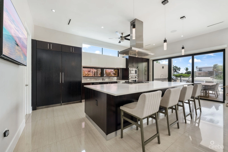Daum Quay 12, Crystal Harbour Canal Front Home