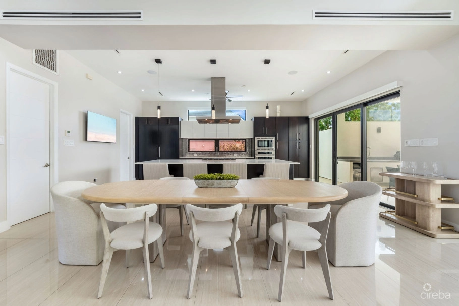 Daum Quay 12, Crystal Harbour Canal Front Home