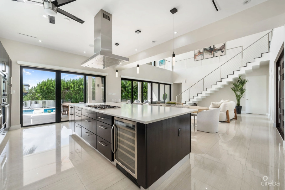 Daum Quay 12, Crystal Harbour Canal Front Home