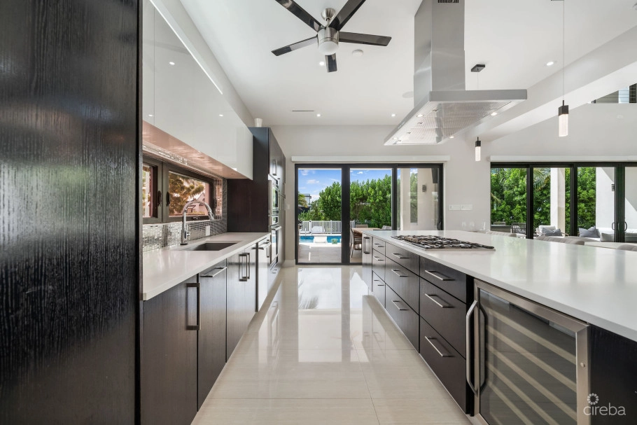 Daum Quay 12, Crystal Harbour Canal Front Home