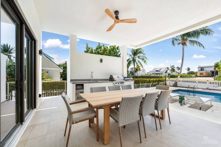 Daum Quay 12, Crystal Harbour Canal Front Home