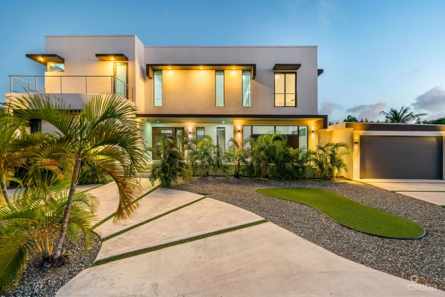 Daum Quay 12, Crystal Harbour Canal Front Home