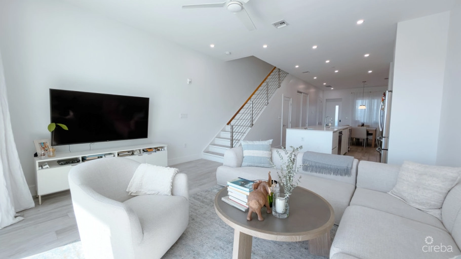 Aura #303 - Oceanfront 2 Bed Plus Den Townhouse Residence