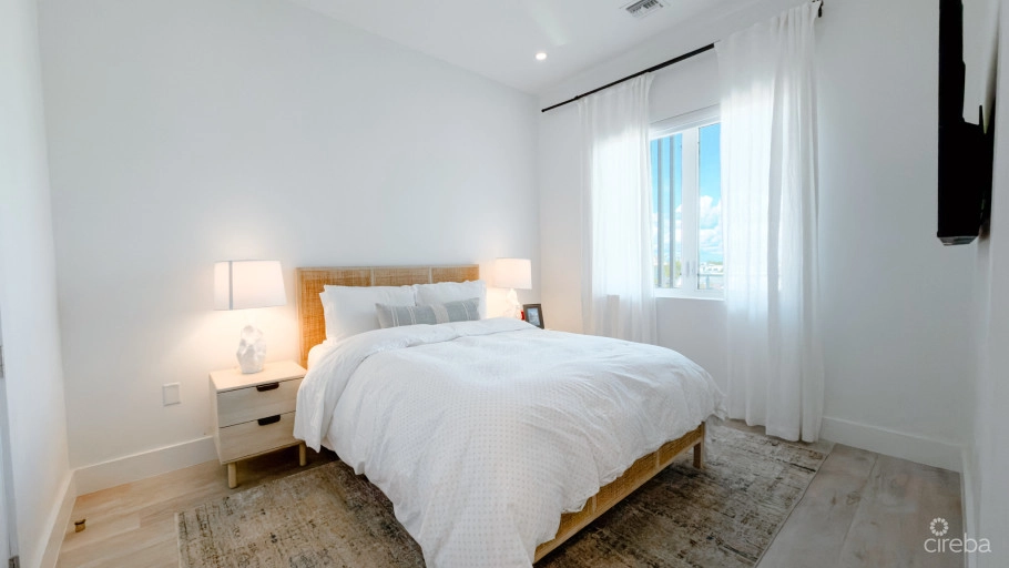 Aura #303 - Oceanfront 2 Bed Plus Den Townhouse Residence