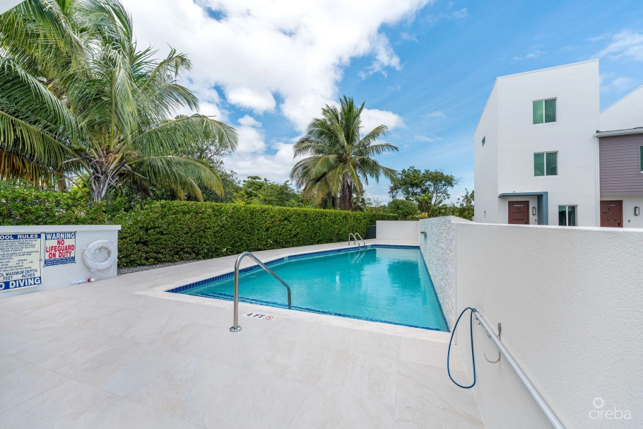 Spacious & Modern 3 Br Townhome - Excellent Location!