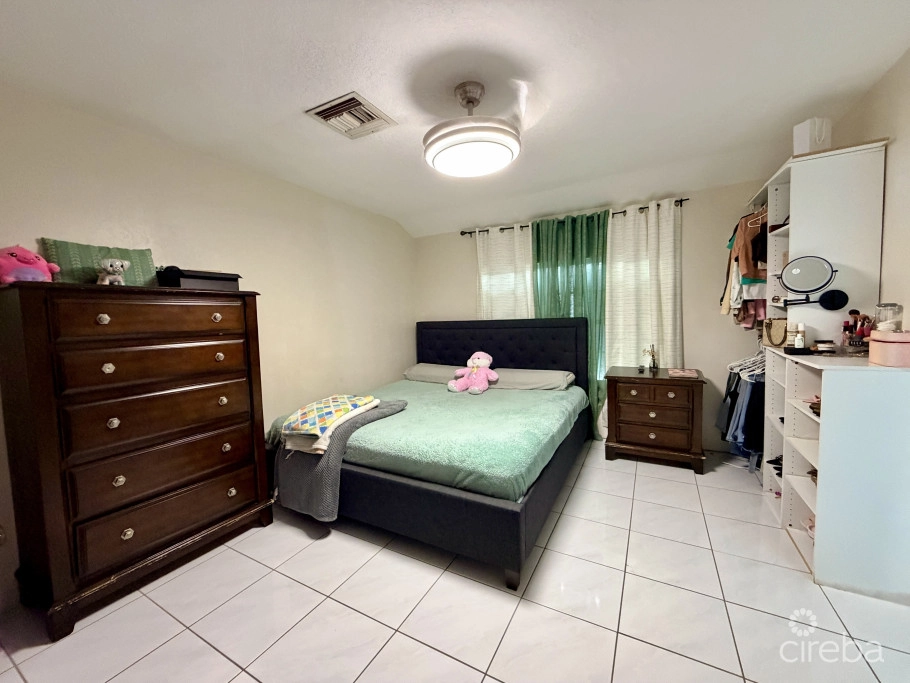 Tropical Haven - Remodeled 3 Bedroom Condo!