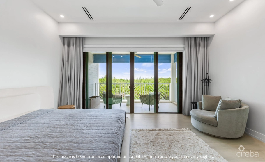 Olea 117, Canal Front Duplex