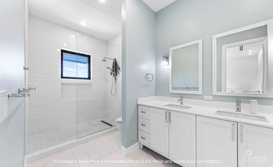 Olea 117, Canal Front Duplex