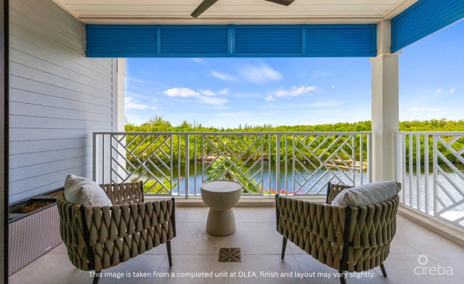 Olea 117, Canal Front Duplex
