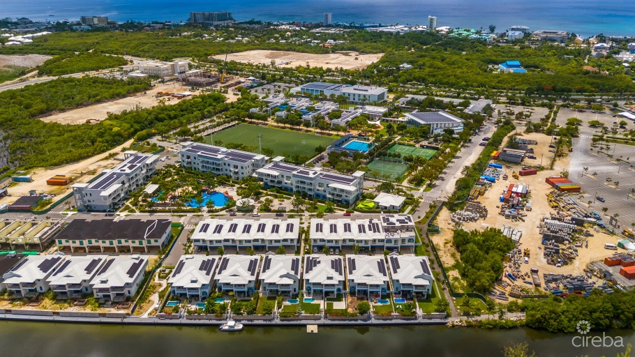 Olea 117, Canal Front Duplex