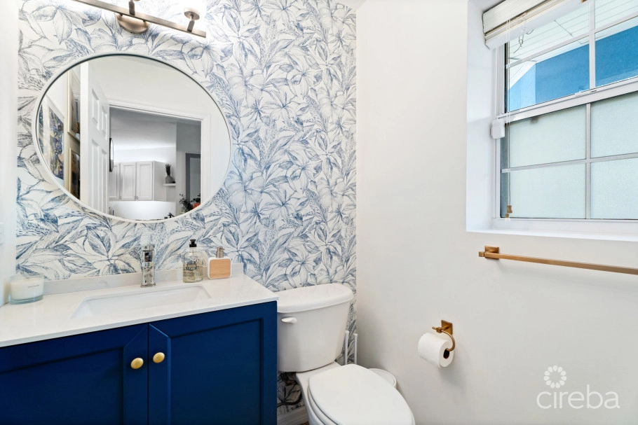Cayman Crossing 33, Beautifully Renovated Townhome