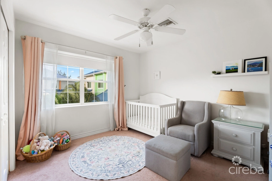 Cayman Crossing 33, Beautifully Renovated Townhome