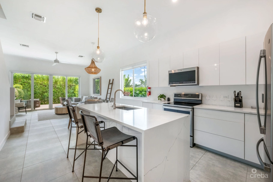 7 Mile Corridor Townhome - Eleven Parc #1