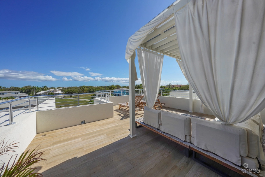 Salt Air Townhome End Unit 4 Bed