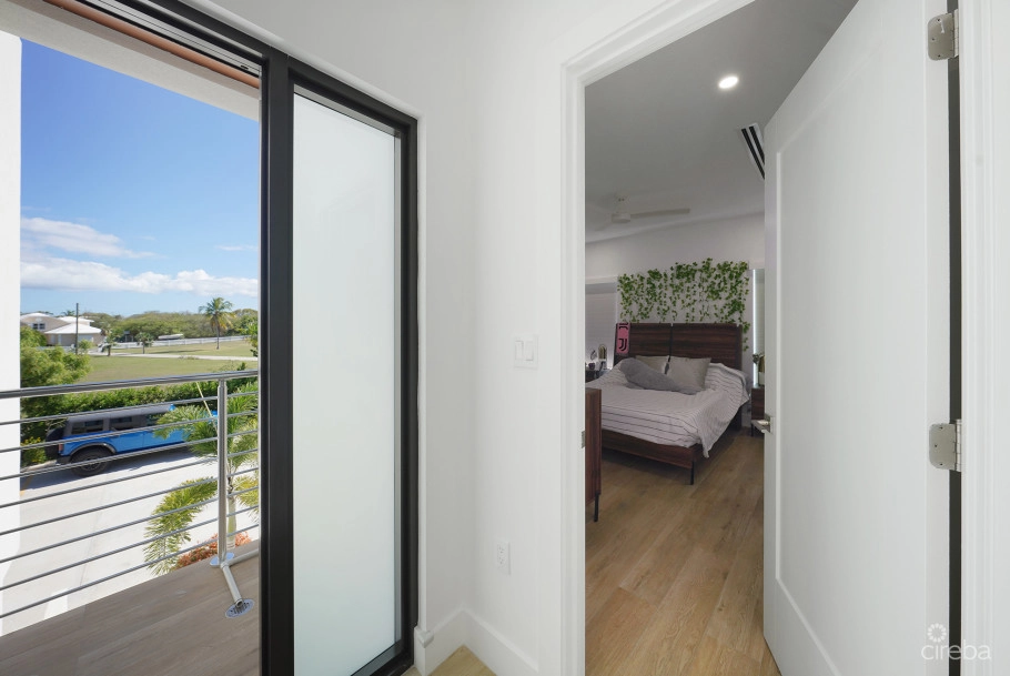 Salt Air Townhome End Unit 4 Bed
