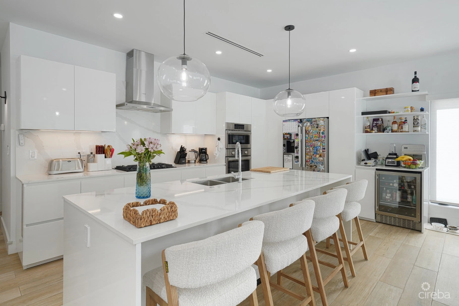 Salt Air Townhome End Unit 4 Bed