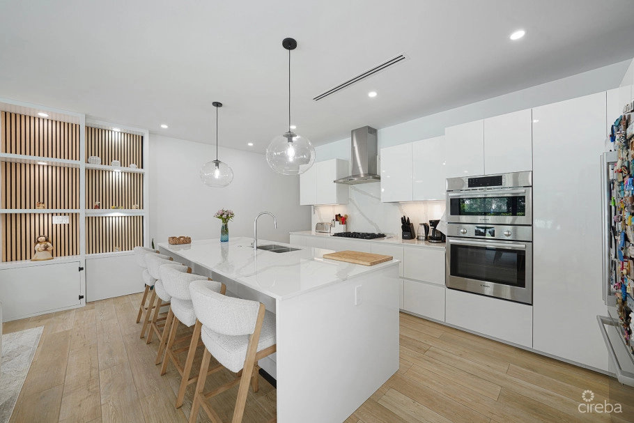 Salt Air Townhome End Unit 4 Bed