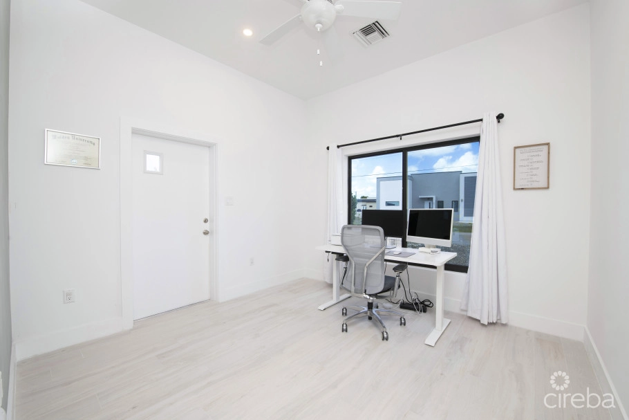 Modern 3 Bed, 3 Bath Single Family Home. With Bonus Office/den.