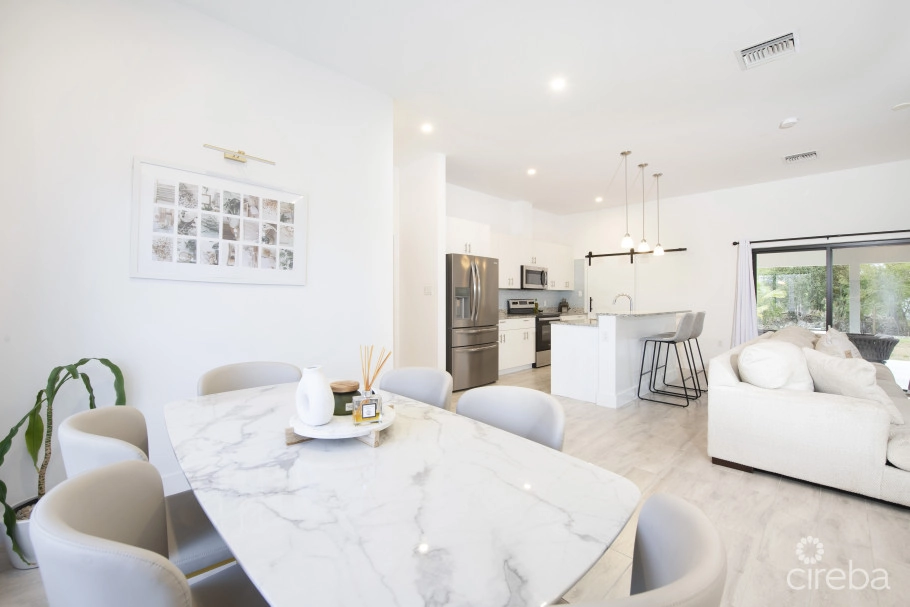 Modern 3 Bed, 3 Bath Single Family Home. With Bonus Office/den.