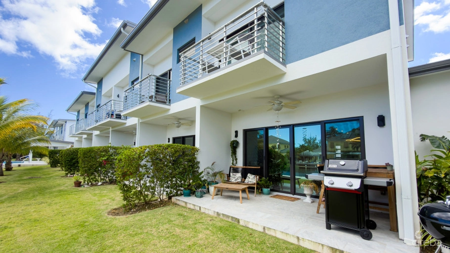 The Lagoons 3 Bed Waterfront Townhouse