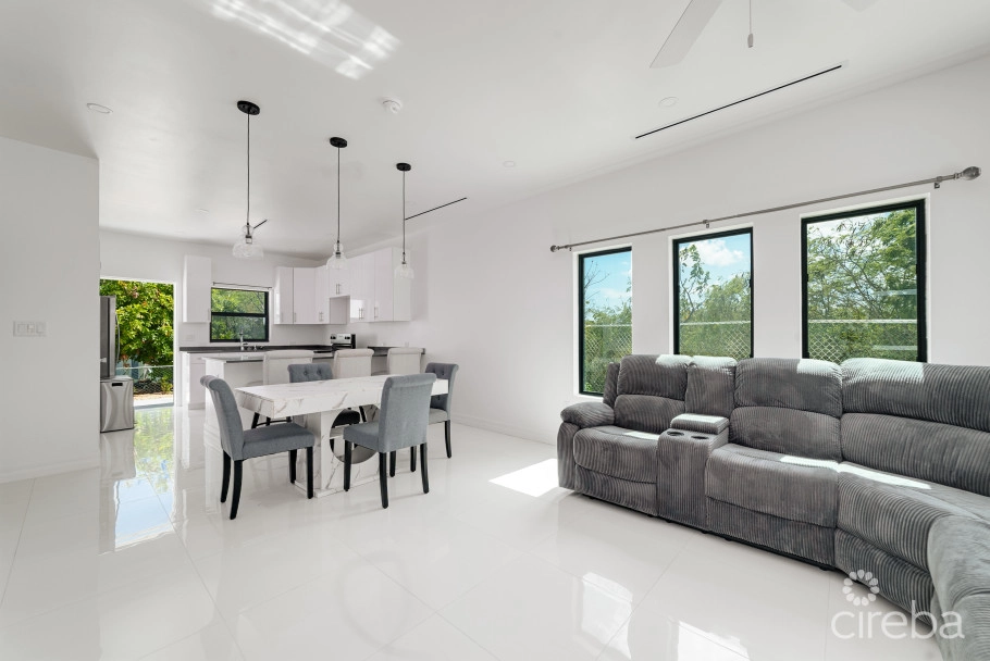 Hyre View - 3 Bed, 2 Bath Duplex