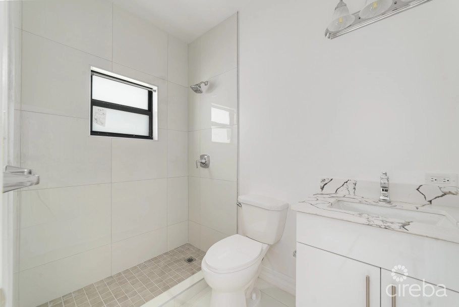 Hyre View - 3 Bed, 2 Bath Duplex