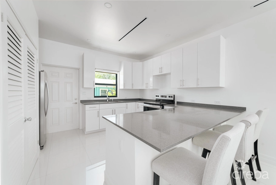 Hyre View - 3 Bed, 2 Bath Duplex