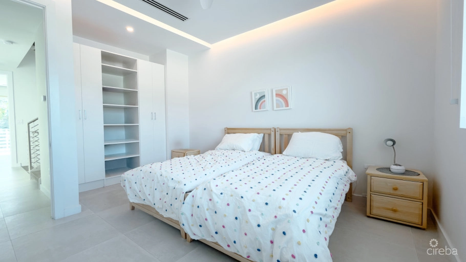 Solara Townhome Crystal Harbour