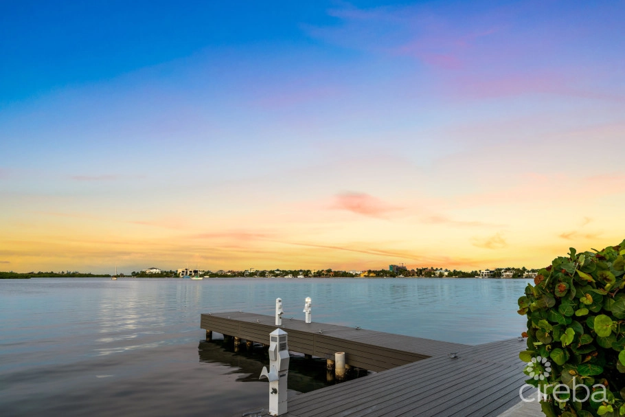 Viscaya 1b - Waterfront Home Governors Harbour
