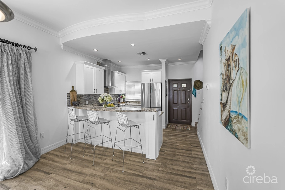 Harbour Point Oceanfront 3 Bed Plus Office