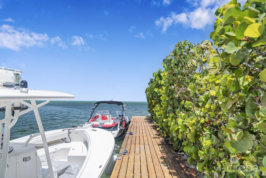 Harbour Point Oceanfront 3 Bed Plus Office