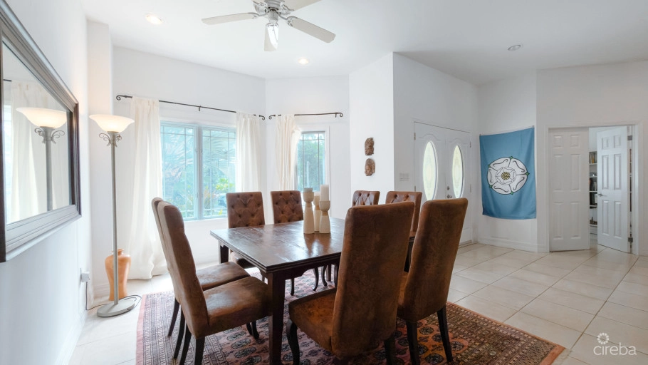 Canal Front Home 3 Bed Prospect