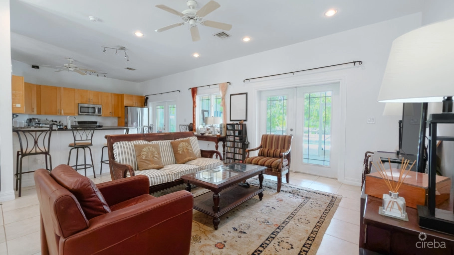 Canal Front Home 3 Bed Prospect