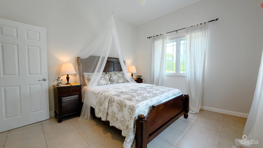 Canal Front Home 3 Bed Prospect