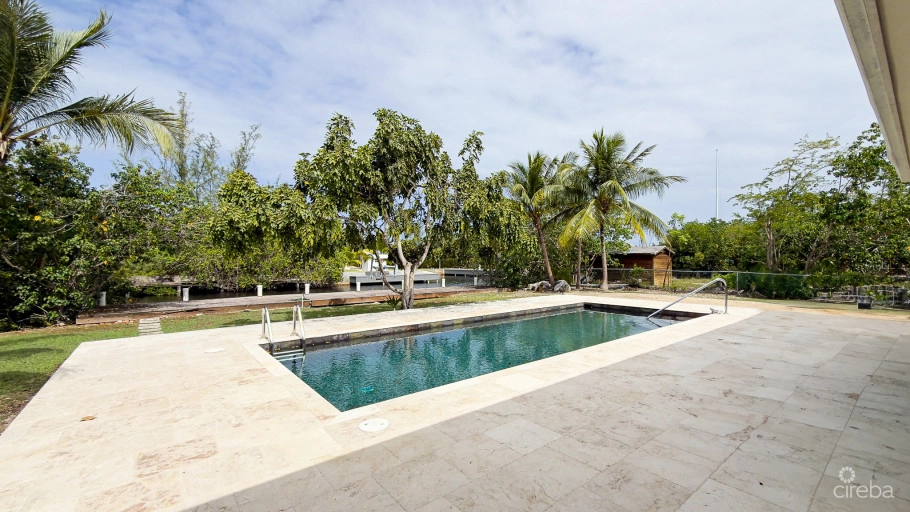 Canal Front Home 3 Bed Prospect